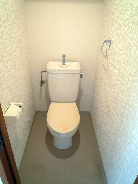 トイレ　※写真は同タイプ住戸です。