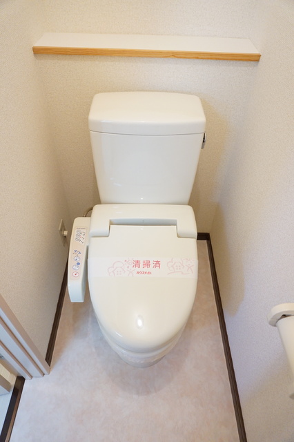 トイレ　温水洗浄便座
