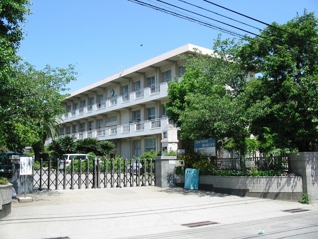 小学校　宮崎市立大淀小学校（小学校）まで902m