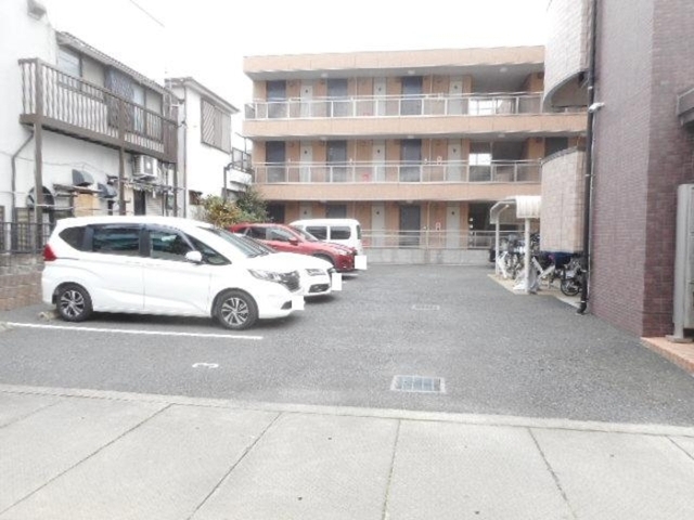 駐車場　駐車場（要空き確認）