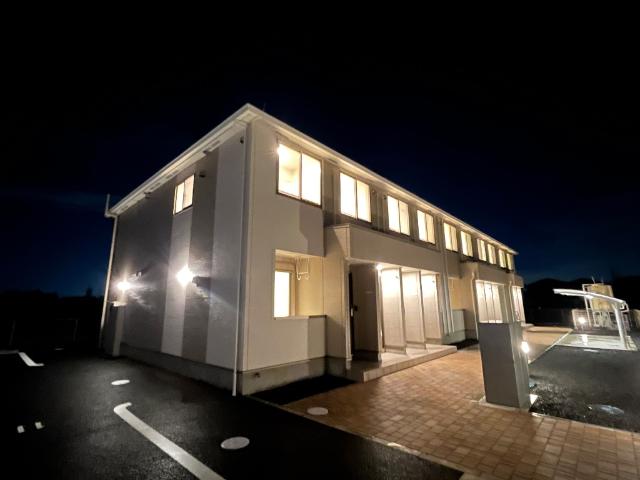 エントランス　外観写真（夜）