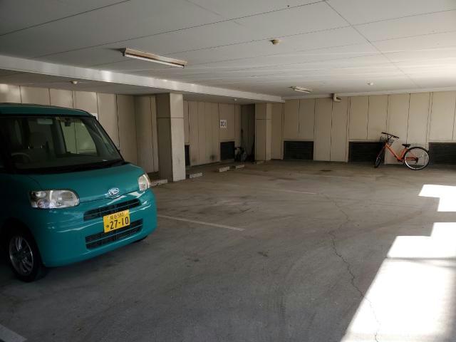 駐車場　駐車場