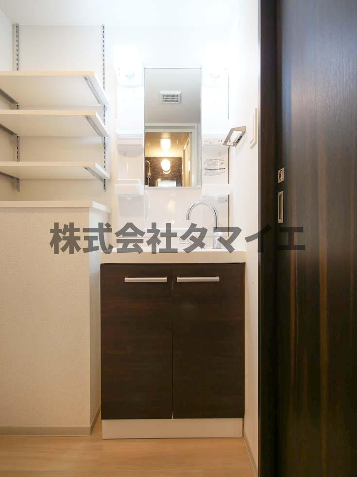 洗面設備　きれいな内装です
