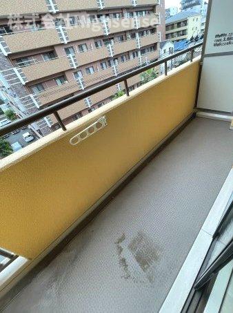 バルコニー　陽当たり良好なバルコニーです