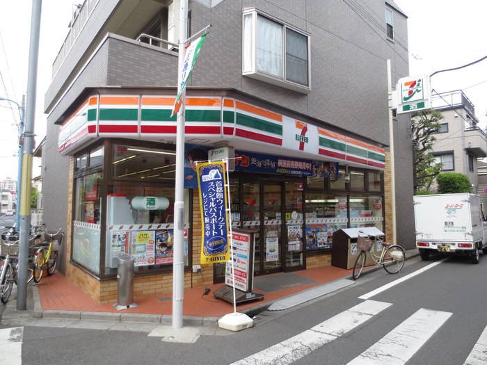 コンビニ　セブンイレブン（コンビニ）まで815m