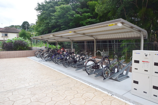 その他共有部分　～自転車はこちらへ～