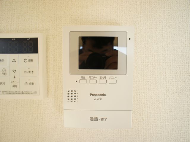 セキュリティ　訪問者の確認ができるTVドアホン付きです♪