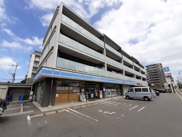 コンビニ　ローソン 福岡原六丁目店（コンビニ）まで221m