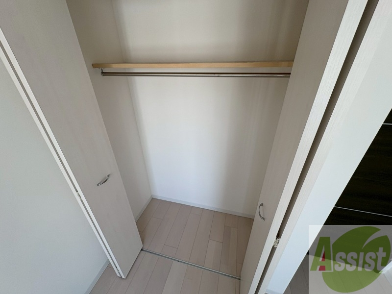 収納　寝室の収納です。部屋がすっきり片付きます。