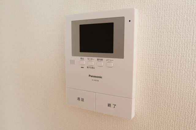 セキュリティ　安心のテレビモニター付きインターホンです　留守録機能つきです