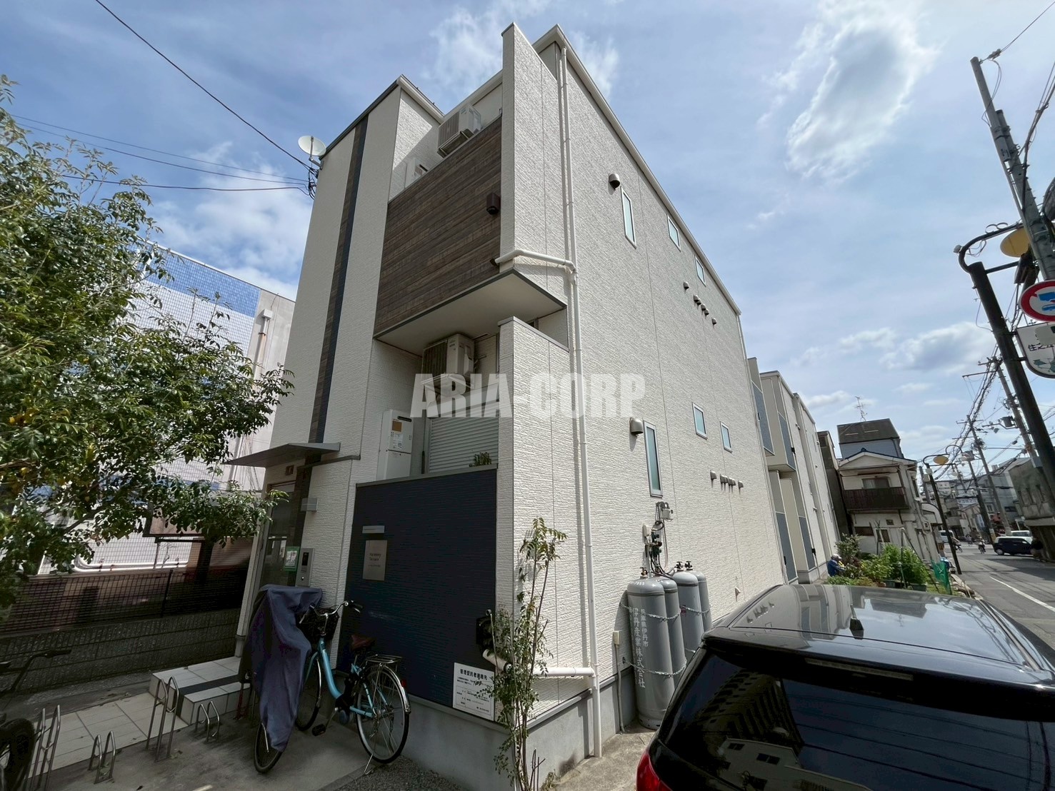建物外観　2017年完成、大手ハウスメーカー施工のデザイナーズアパート
