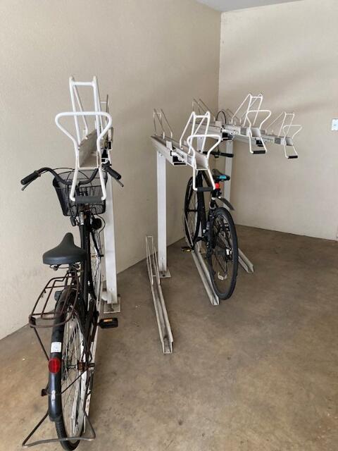 駐車場　駐輪場
