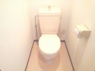 トイレ　清潔感のあるトイレです