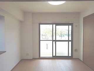 居室・リビング　ゆったり過ごせる居間です