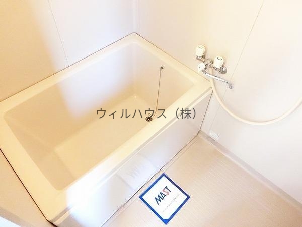 バス・シャワールーム　キレイにリフォームされています！