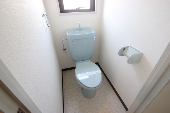 トイレ　別部屋の写真です。