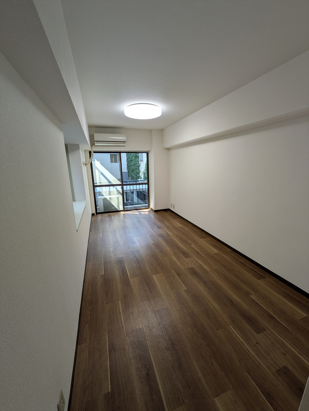 居室・リビング　同マンション別部屋