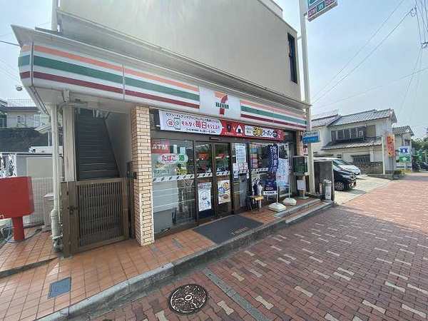 コンビニ　セブンイレブン自由ケ丘店（コンビニ）まで594m