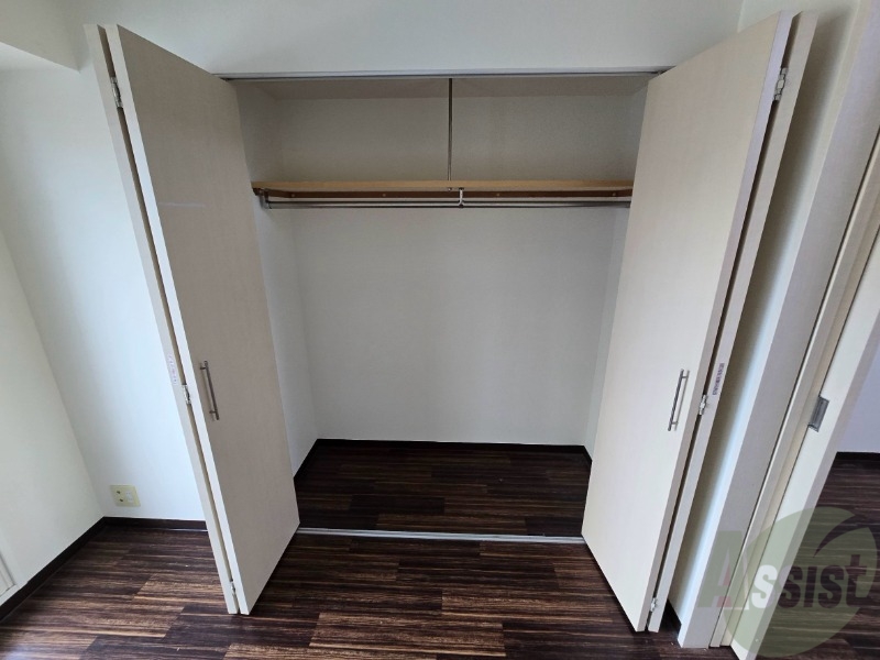 収納　寝室の収納です。部屋がすっきり片付きます。