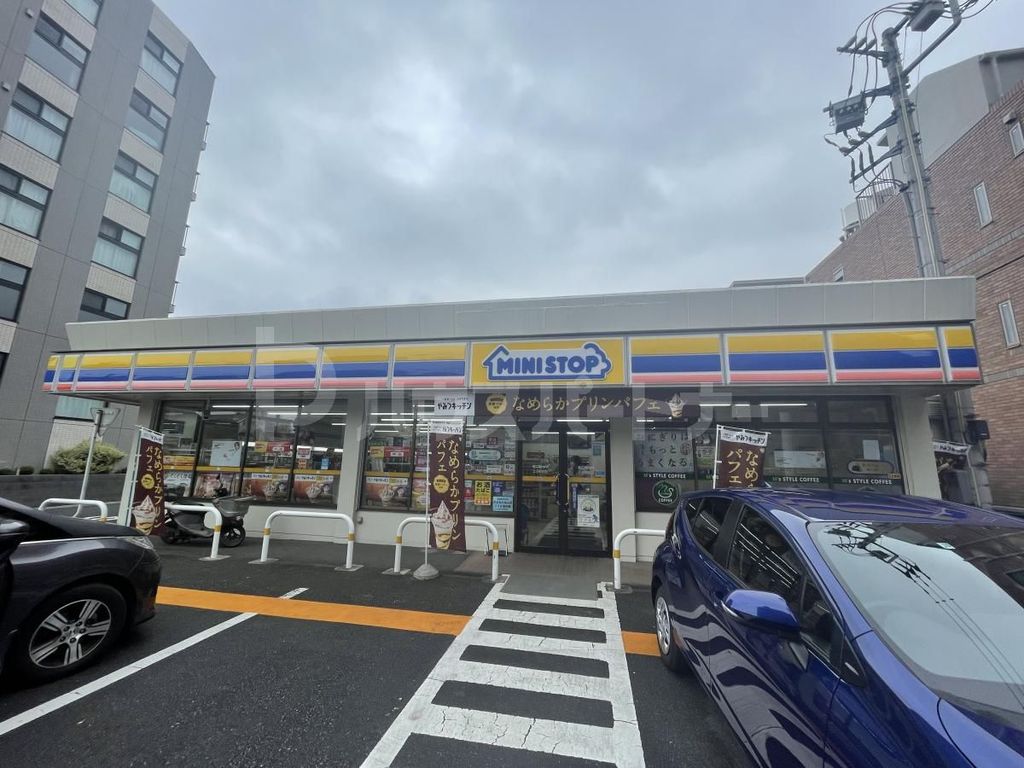 コンビニ　ミニストップ 土呂駅前店（コンビニ）まで420m