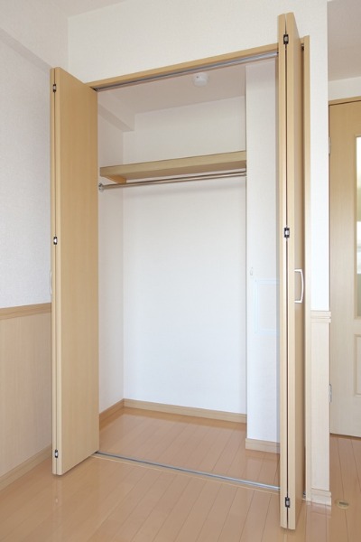 収納　収納力抜群！トールタイプのクローゼット♪