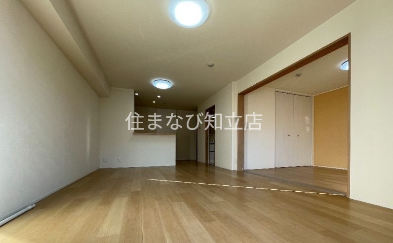 居室・リビング　同型別部屋写真