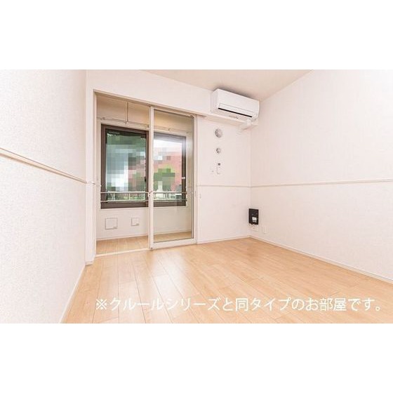 クレールプランドールIIIの居間写真
