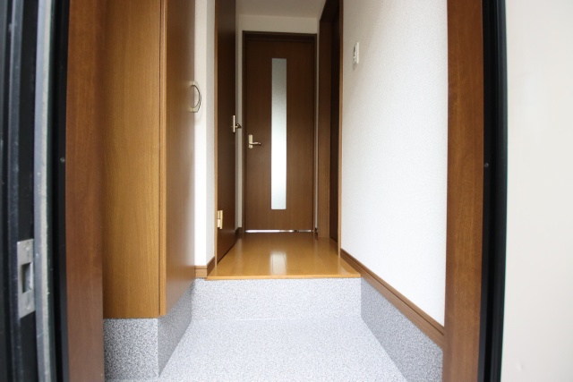 玄関　※別室の参考写真の為、現況優先です。