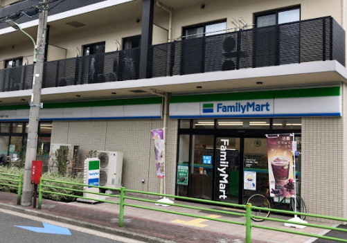 コンビニ　ファミリーマート 大田大森西一丁目店（コンビニ）まで399m