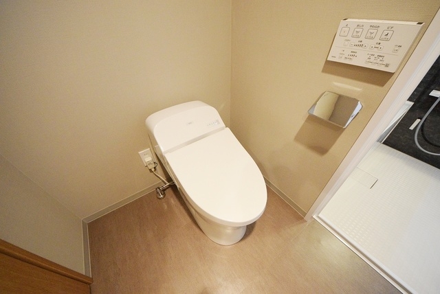 トイレ　※別部屋の参考写真です。