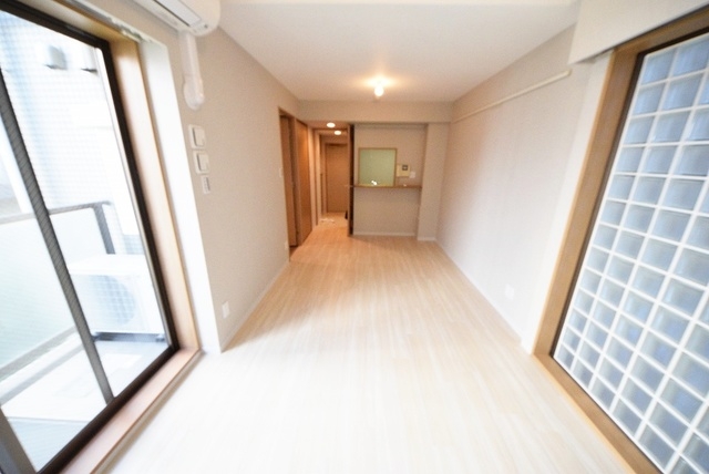 居室・リビング　※別部屋の参考写真です。