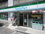 コンビニ　ファミリーマート牛込柳町駅前店（コンビニ）まで574m