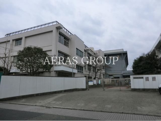 中学校　世田谷区立奥沢中学校（中学校）まで818m