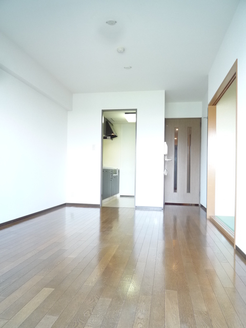 居室・リビング　開放感のあるお部屋です♪