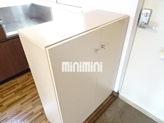 セキュリティ　玄関にはシューズボックスも設備