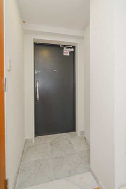 玄関　※写真は同タイプ住戸です。