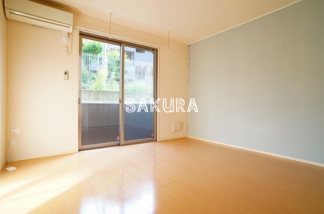 居室・リビング　開放感のあるゆったりとしたお部屋です♪