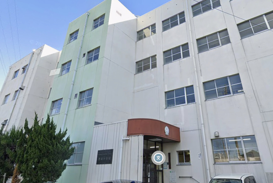 小学校　名古屋市立港楽小学校（小学校）まで478m