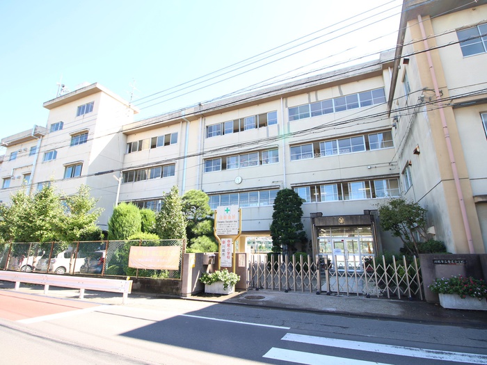 小学校　川越市立寺尾小学校（小学校）まで770m