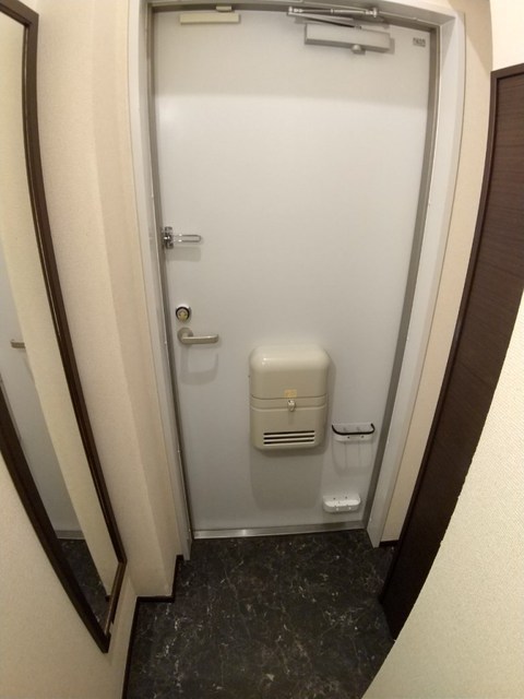 玄関　別部屋同仕様タイプ