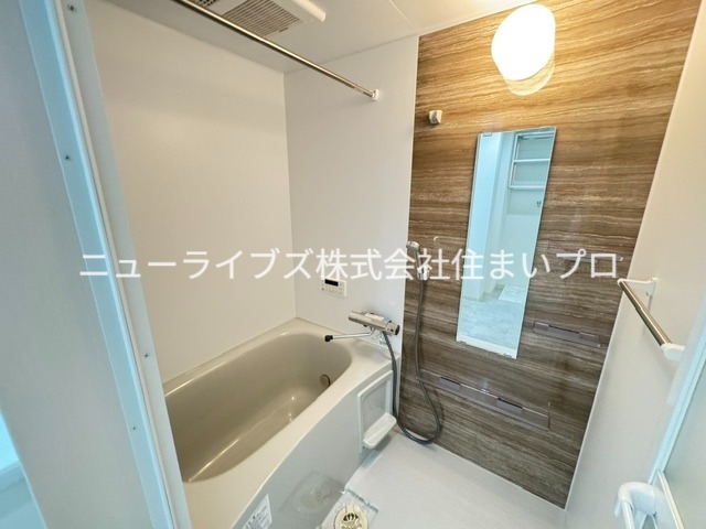 ＪＲ片町線 寝屋川公園駅 徒歩12分 3階建 築3年の風呂写真