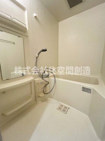 バス・シャワールーム　※同タイプの写真となり、実際のお部屋とは異なる場合があります