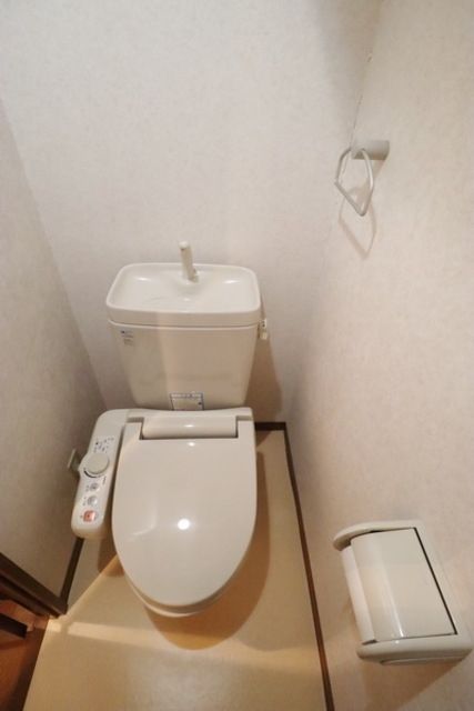 西武新宿線 井荻駅 徒歩5分 5階建 築24年のトイレ写真