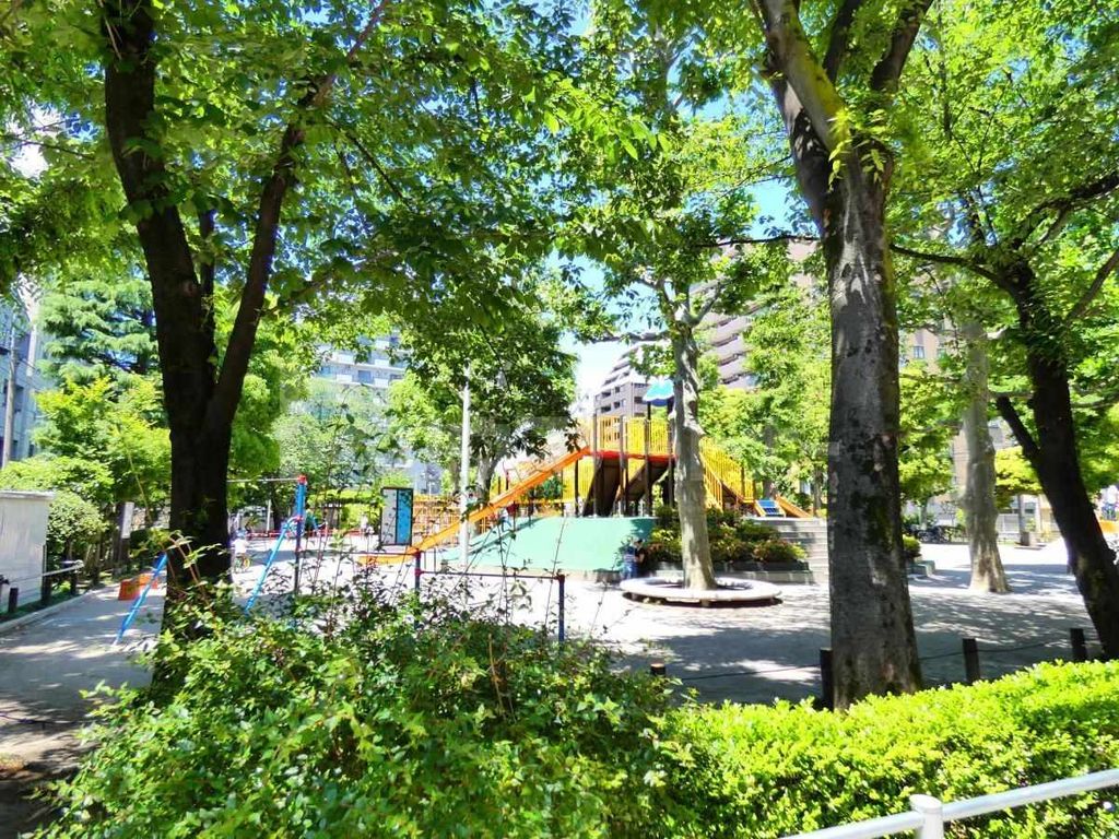 公園　区立入谷南公園（公園）まで330m