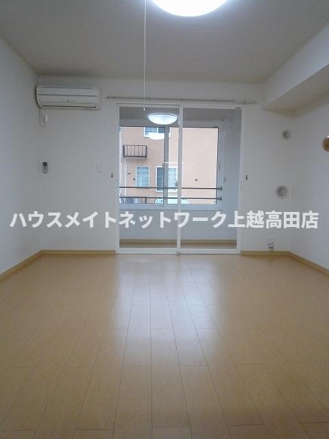 居室・リビング　洋室12.2帖