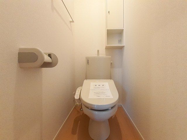 トイレ　落ち着いた玄関です