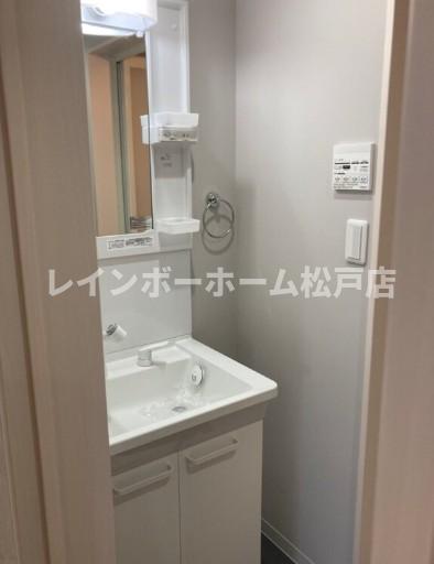 洗面設備　忙しい朝には欠かせない洗面所です
