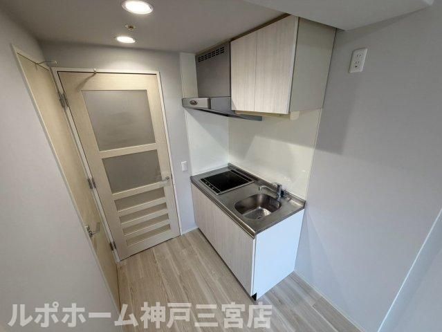 ＪＲ東海道本線 三ノ宮駅 徒歩11分 9階建 築20年のキッチン写真