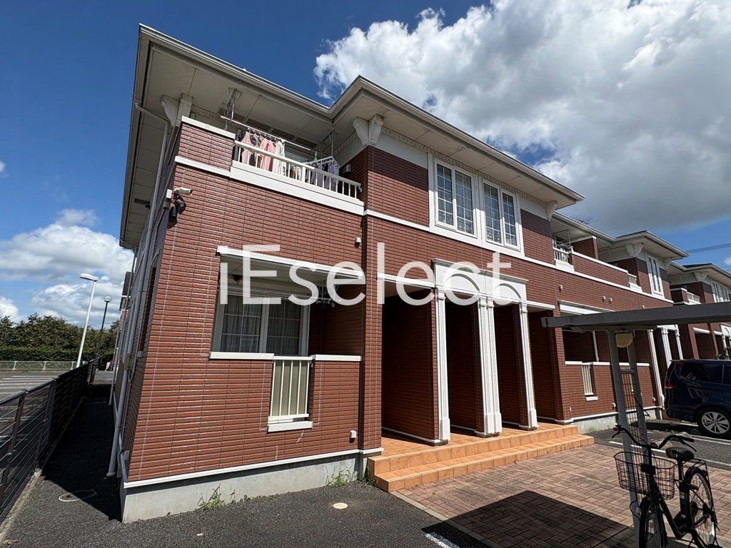 建物外観　お買い物にも出やすい立地♪