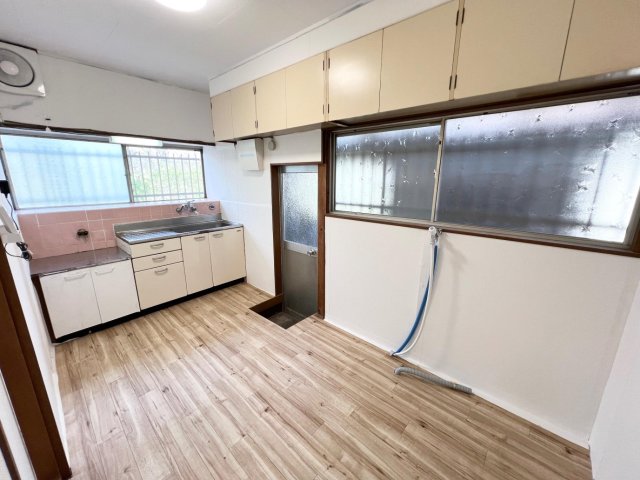 キッチン　室内洗濯機置場